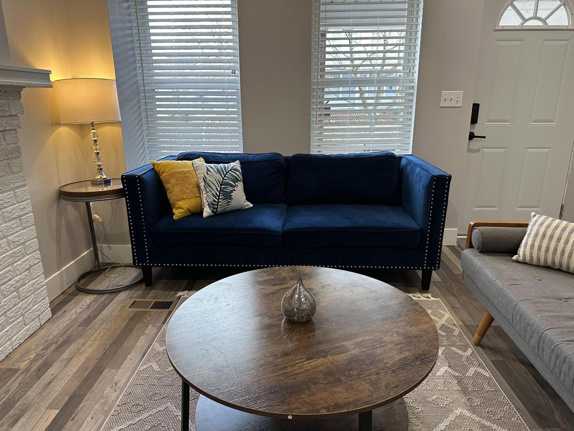 Lovely 2br Near Downtown Area