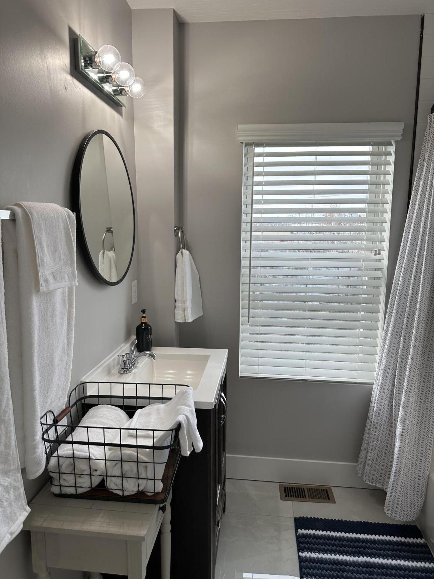 Appartement Lovely 2br Near Downtown Area *
