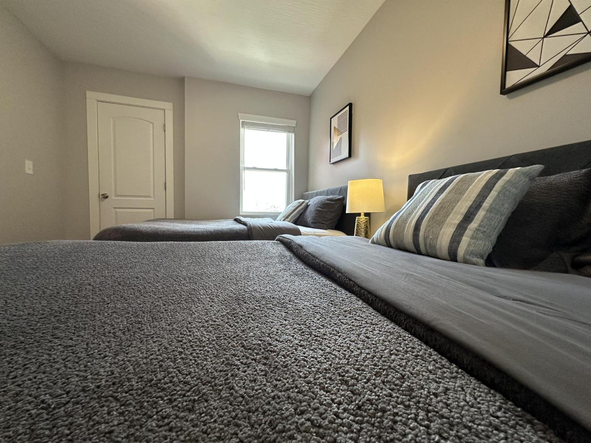 Lovely 2br Near Downtown Area